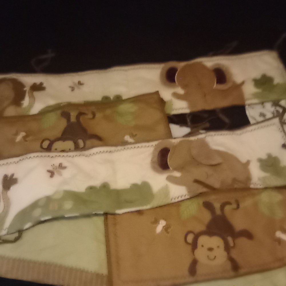 Crib set